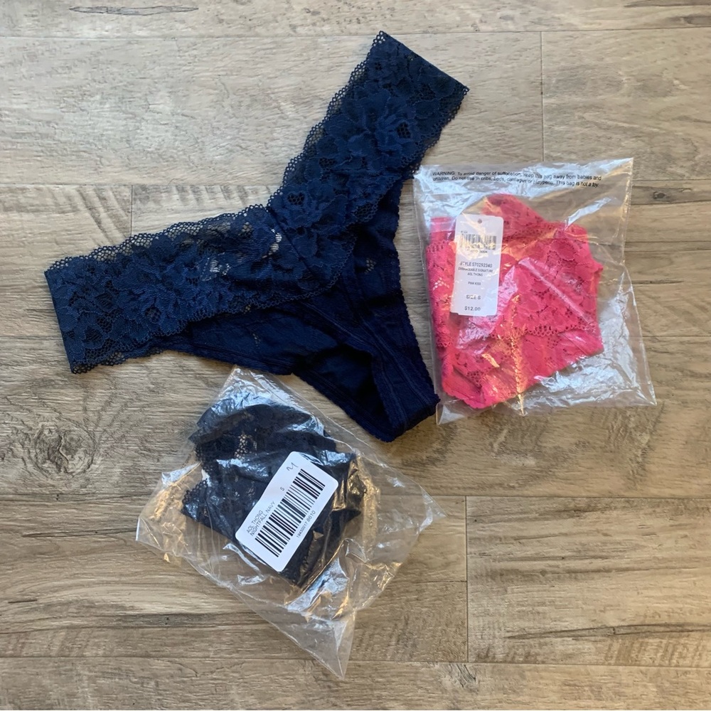 Soma 3 Embraceable Signature AOL Thong Lace Panty Navy Pink - Picture 5 of 10